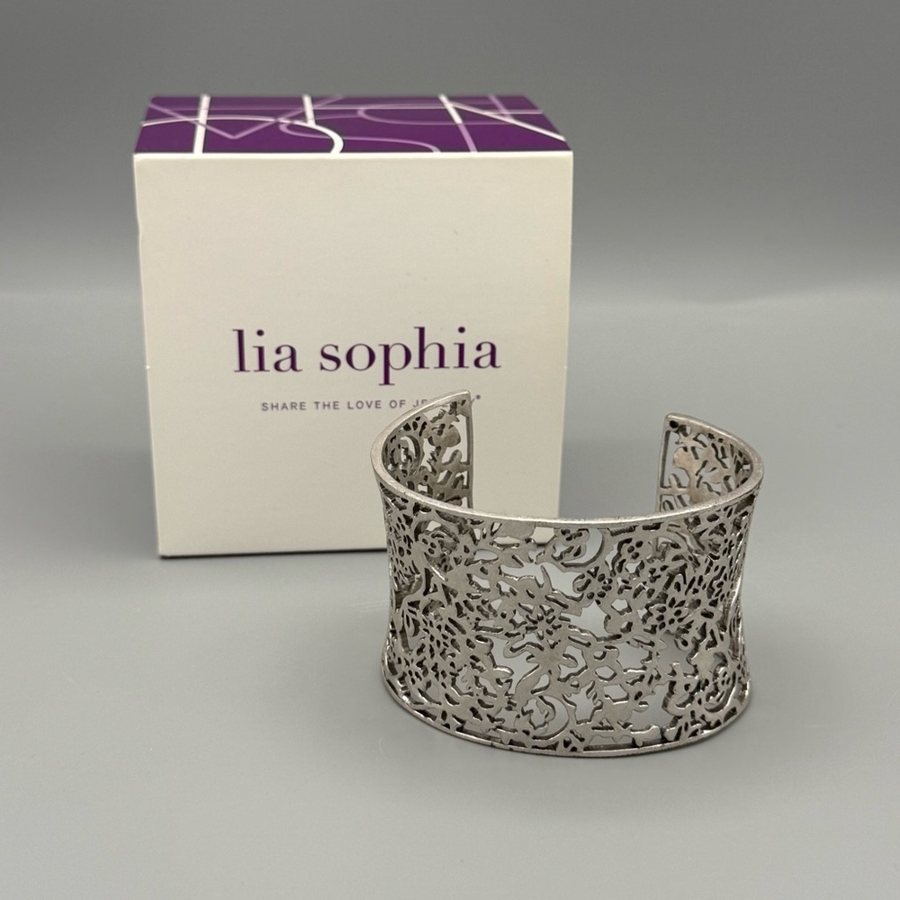 EUC Lia Sophia Appliqué Filigree Cuff Bracelet